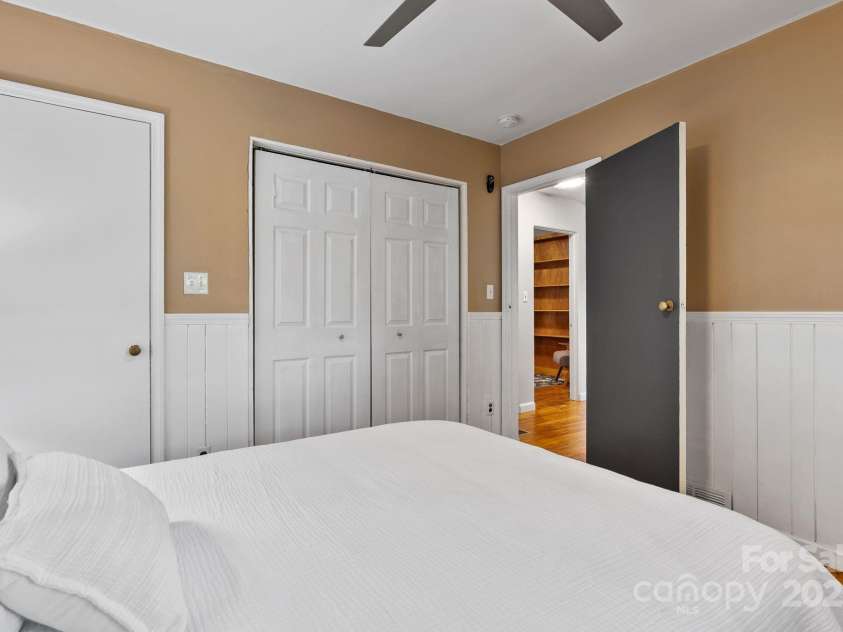 39 Hibriten Drive, Asheville, NC 28801.  MLS# CAR4251092, YatesRealty ID 15266. Two Closets