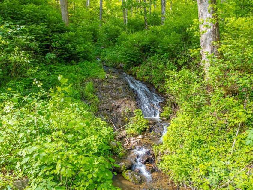 87 Old Cabin Cove, Sylva, NC 28779.  MLS# CAR4255351, YatesRealty ID 15267. 