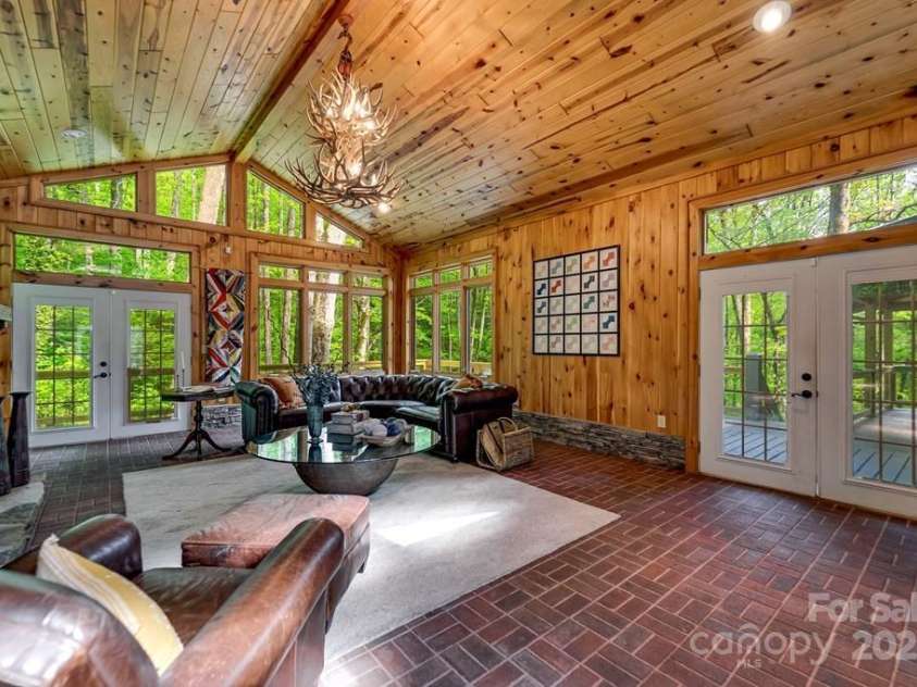 87 Old Cabin Cove, Sylva, NC 28779.  MLS# CAR4255351, YatesRealty ID 15267. 