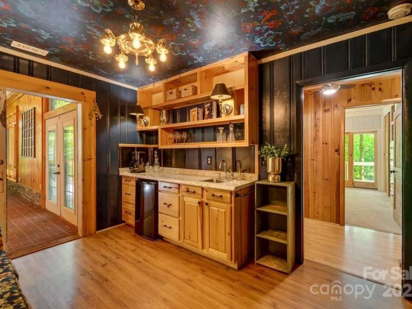 87 Old Cabin Cove, Sylva, NC 28779.  MLS# CAR4255351, YatesRealty ID 15267. 