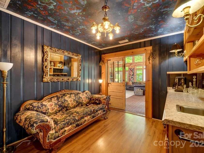 87 Old Cabin Cove, Sylva, NC 28779.  MLS# CAR4255351, YatesRealty ID 15267. 