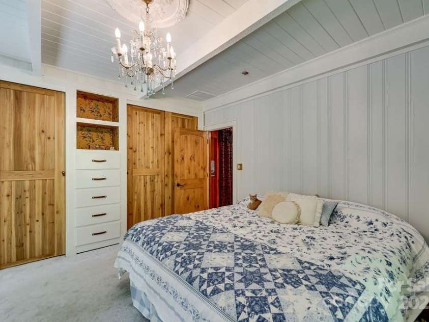 87 Old Cabin Cove, Sylva, NC 28779.  MLS# CAR4255351, YatesRealty ID 15267. 