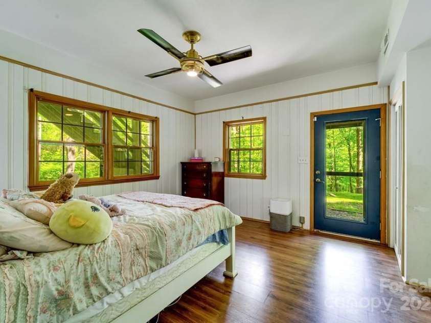 87 Old Cabin Cove, Sylva, NC 28779.  MLS# CAR4255351, YatesRealty ID 15267. 