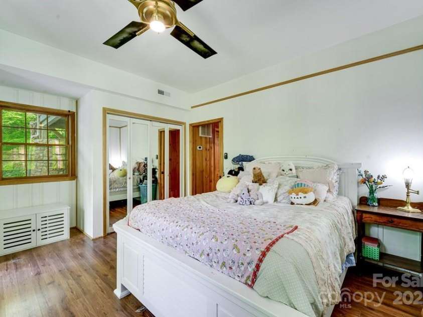 87 Old Cabin Cove, Sylva, NC 28779.  MLS# CAR4255351, YatesRealty ID 15267. 