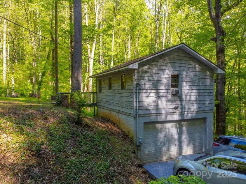 87 Old Cabin Cove, Sylva, NC 28779.  MLS# CAR4255351, YatesRealty ID 15267. 