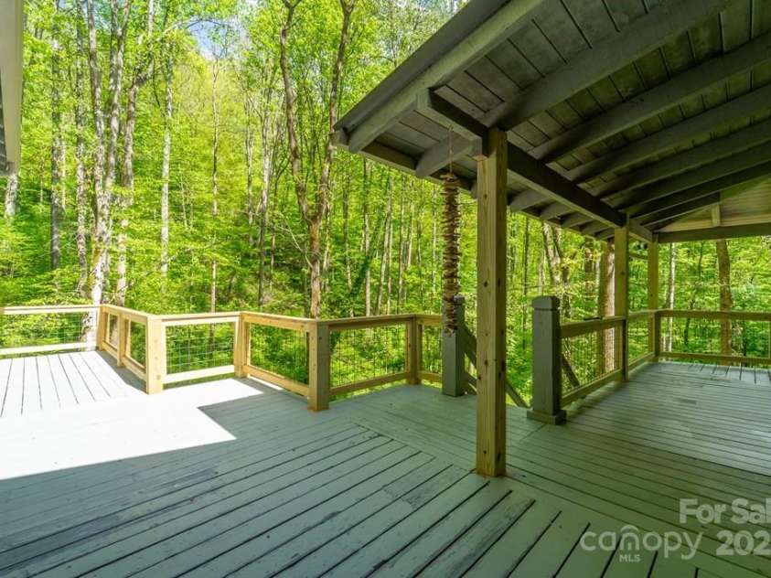 87 Old Cabin Cove, Sylva, NC 28779.  MLS# CAR4255351, YatesRealty ID 15267. 