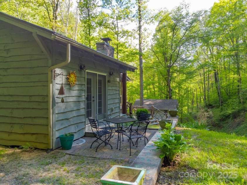87 Old Cabin Cove, Sylva, NC 28779.  MLS# CAR4255351, YatesRealty ID 15267. 