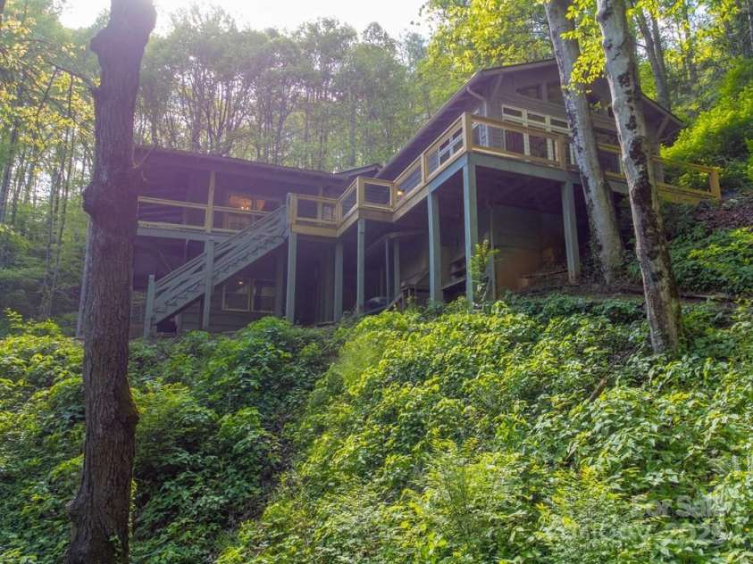 87 Old Cabin Cove, Sylva, NC 28779.  MLS# CAR4255351, YatesRealty ID 15267. 