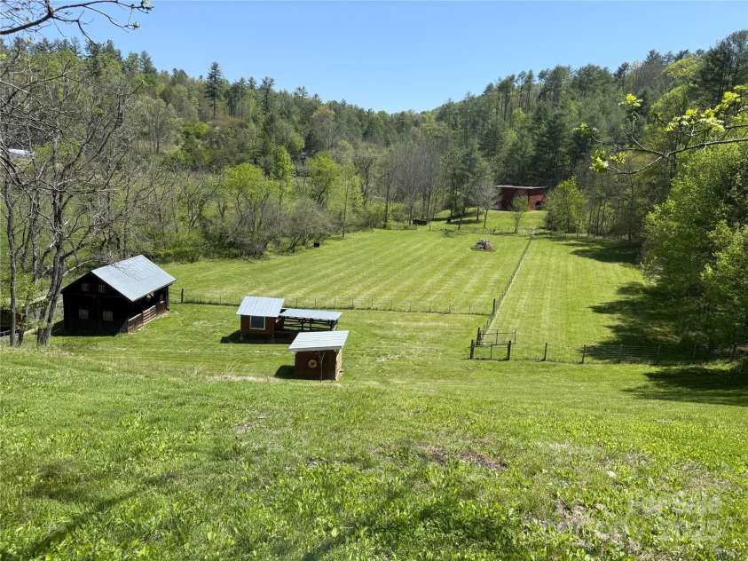 101 Garrison Road, Mars Hill, NC 28754.  MLS# CAR4252638, YatesRealty ID 15269. 