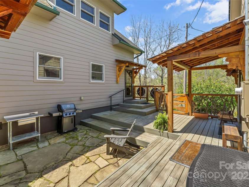 101 Garrison Road, Mars Hill, NC 28754.  MLS# CAR4252638, YatesRealty ID 15269. Side patio