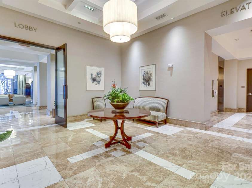 230 Tryon Street, Charlotte, NC 28202.  MLS# CAR4305380, YatesRealty ID 1527. Lobby