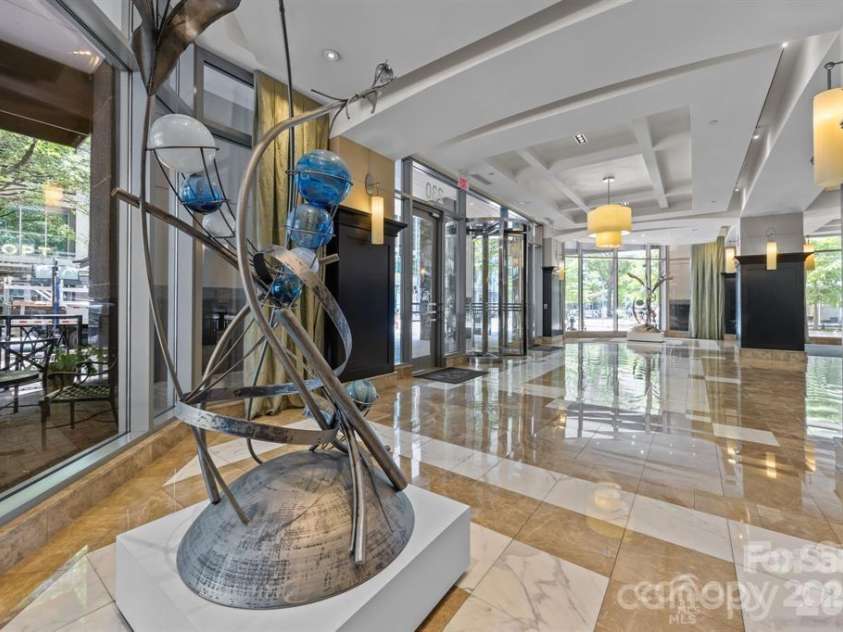 230 Tryon Street, Charlotte, NC 28202.  MLS# CAR4314405, YatesRealty ID 1527. 