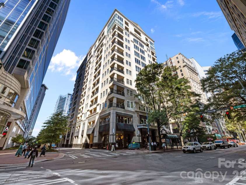 230 Tryon Street, Charlotte, NC 28202.  MLS# CAR4314405, YatesRealty ID 1527. 