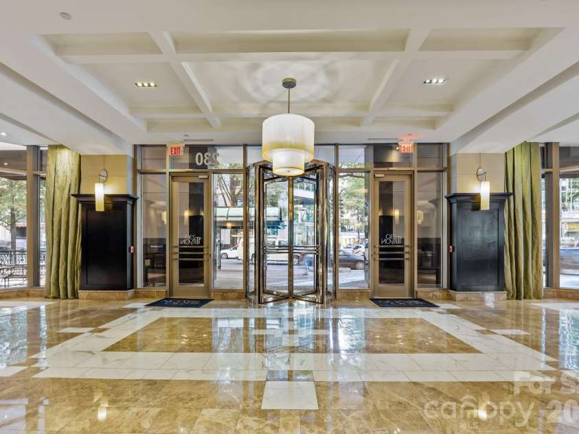 230 Tryon Street, Charlotte, NC 28202.  MLS# CAR4314405, YatesRealty ID 1527. 