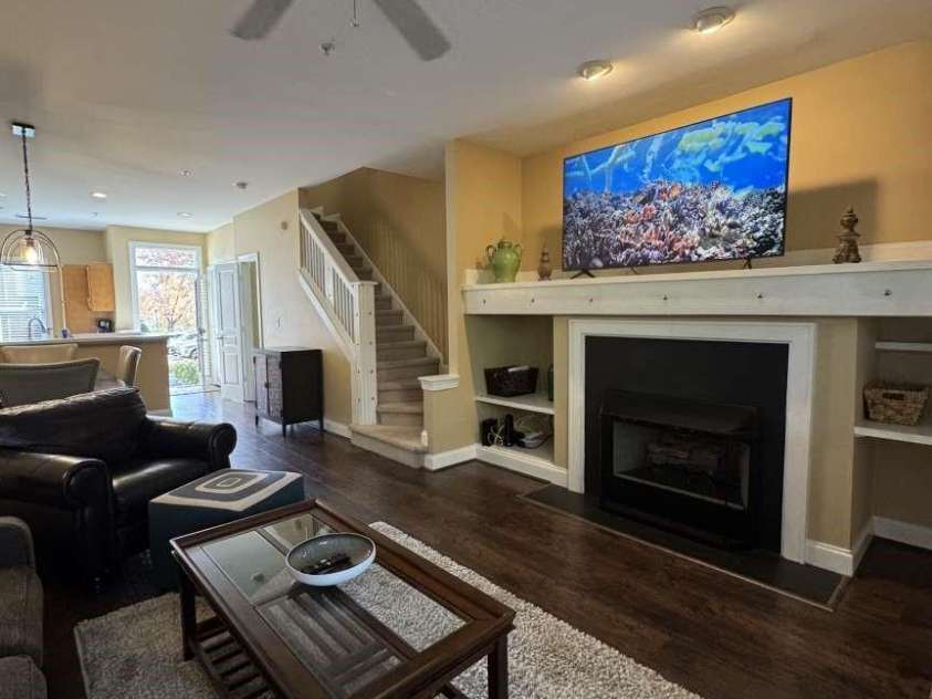 1049 Park West Drive, Charlotte, NC 28209.  MLS# CAR4252787, YatesRealty ID 15271. 