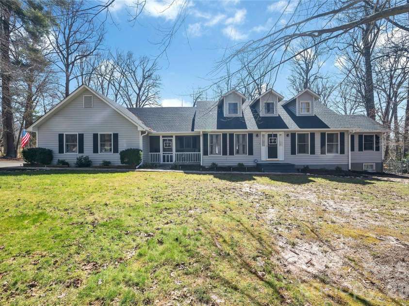 10 High Meadows Drive, Candler, NC 28715.  MLS# CAR4370363, YatesRealty ID 15272. 