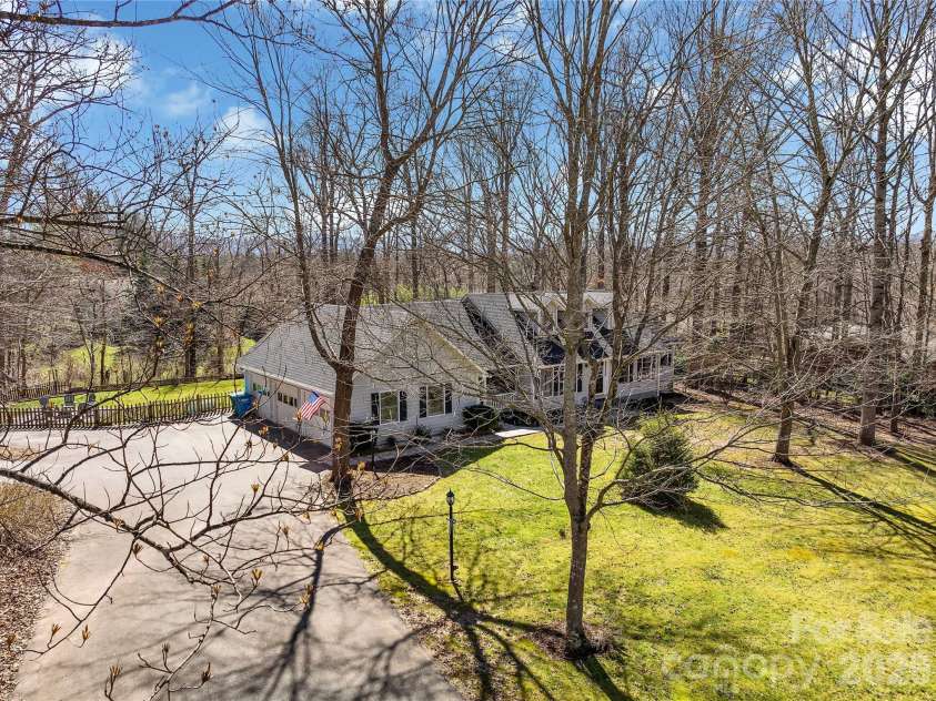 10 High Meadows Drive, Candler, NC 28715.  MLS# CAR4370363, YatesRealty ID 15272. 