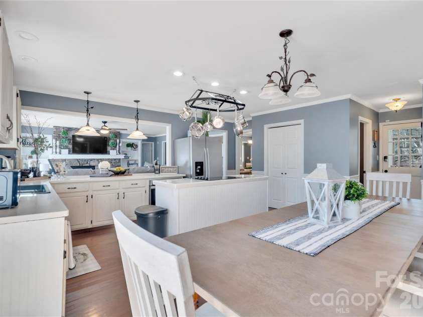 10 High Meadows Drive, Candler, NC 28715.  MLS# CAR4370363, YatesRealty ID 15272. 