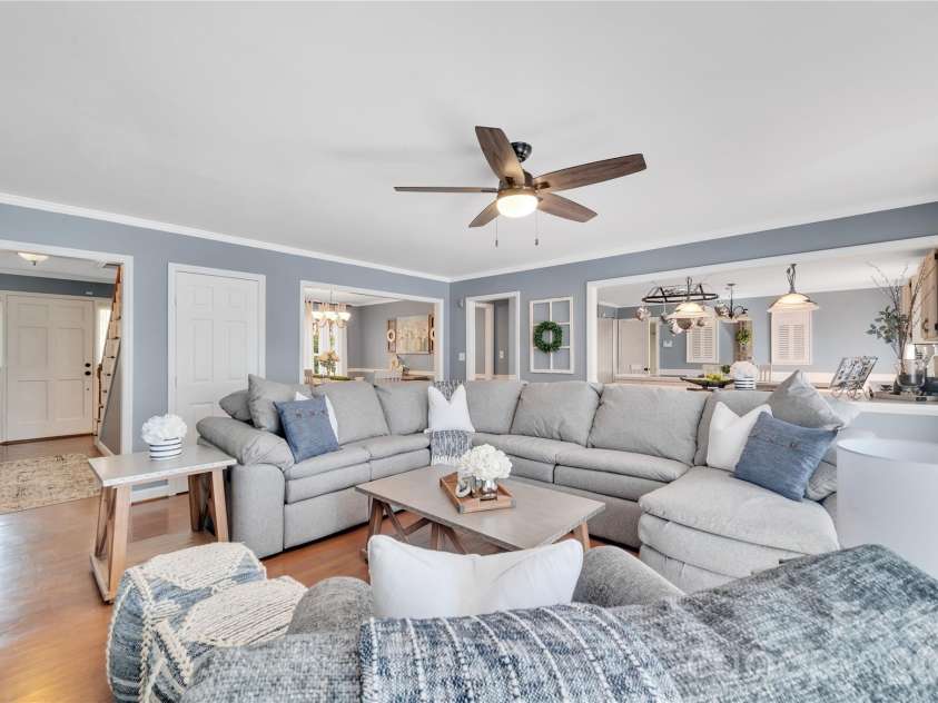 10 High Meadows Drive, Candler, NC 28715.  MLS# CAR4370363, YatesRealty ID 15272. 