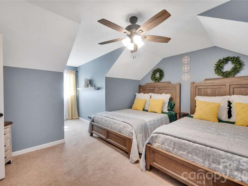 10 High Meadows Drive, Candler, NC 28715.  MLS# CAR4370363, YatesRealty ID 15272. 