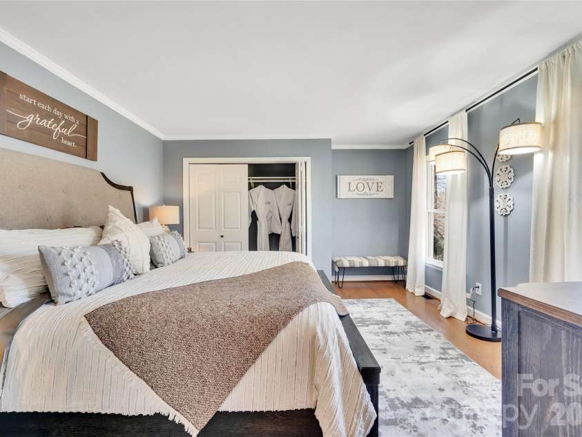 10 High Meadows Drive, Candler, NC 28715.  MLS# CAR4370363, YatesRealty ID 15272. 