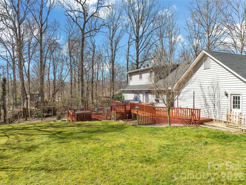 10 High Meadows Drive, Candler, NC 28715.  MLS# CAR4370363, YatesRealty ID 15272. 