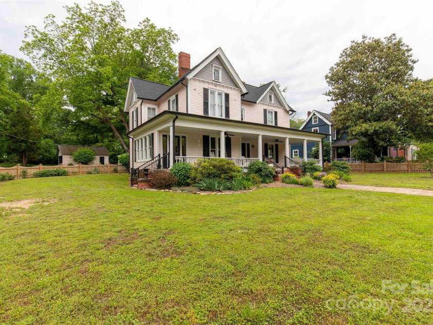 7 Kings Mountain Street, York, SC 29745.  MLS# CAR4261573, YatesRealty ID 15273. 