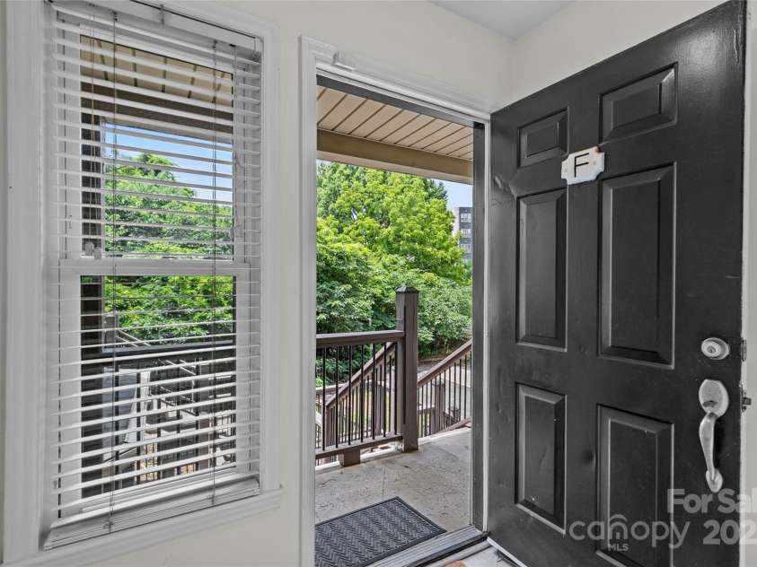 216 Clarkson Street, Charlotte, NC 28202.  MLS# CAR4282452, YatesRealty ID 15275. 