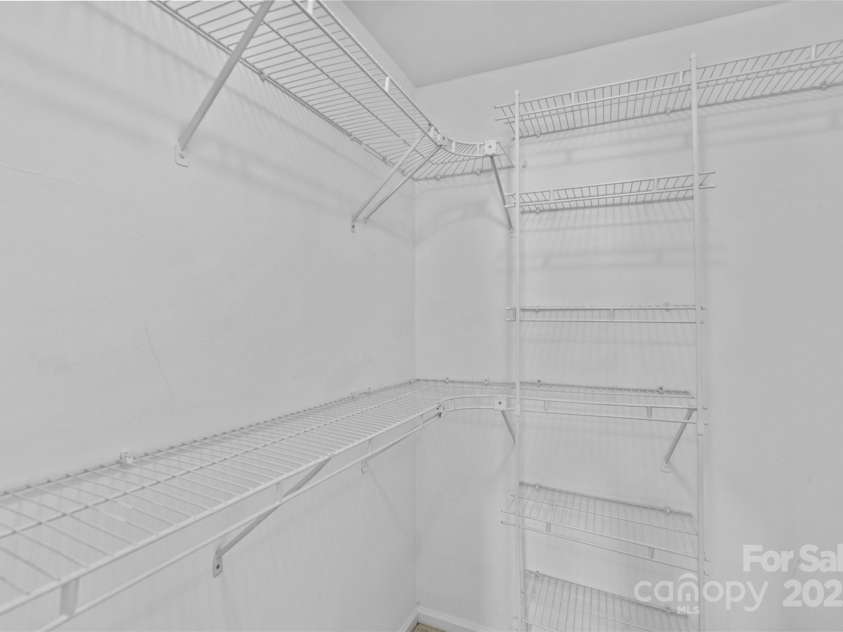 216 Clarkson Street, Charlotte, NC 28202.  MLS# CAR4282452, YatesRealty ID 15275. 