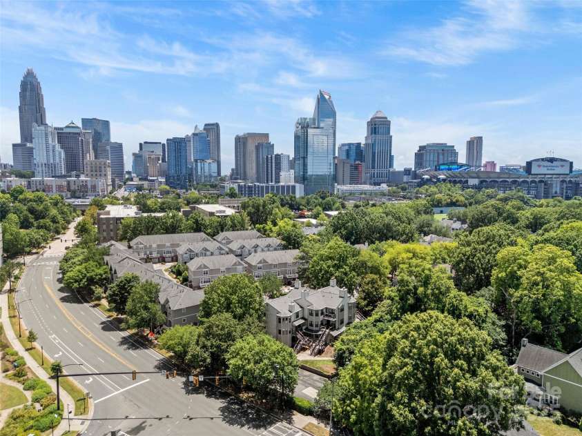 216 Clarkson Street, Charlotte, NC 28202.  MLS# CAR4282452, YatesRealty ID 15275. 