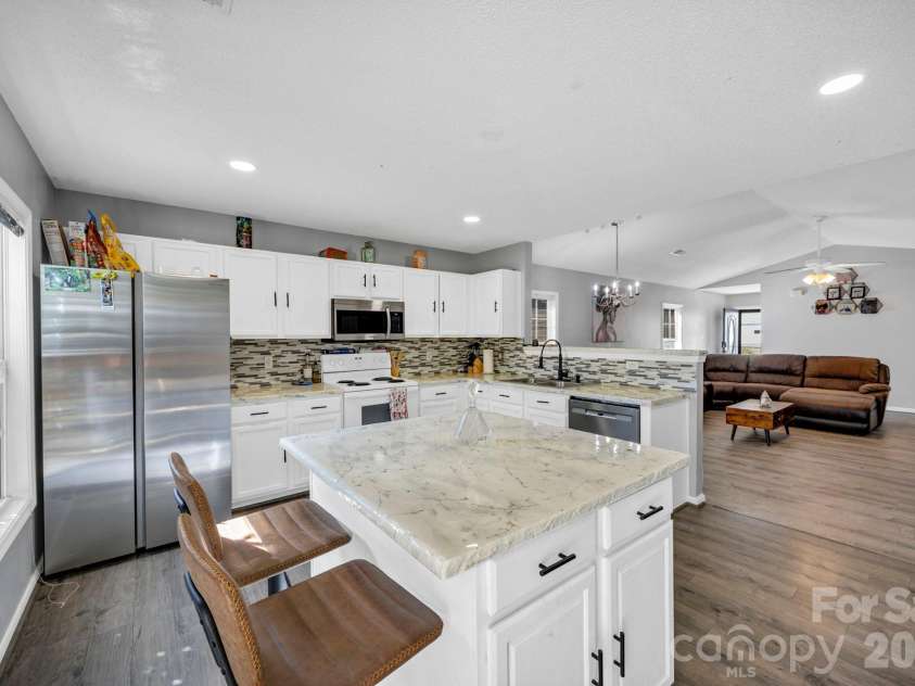 164 Alexander Pointe Drive, Hopkins, SC 29061.  MLS# CAR4351811, YatesRealty ID 15276. 