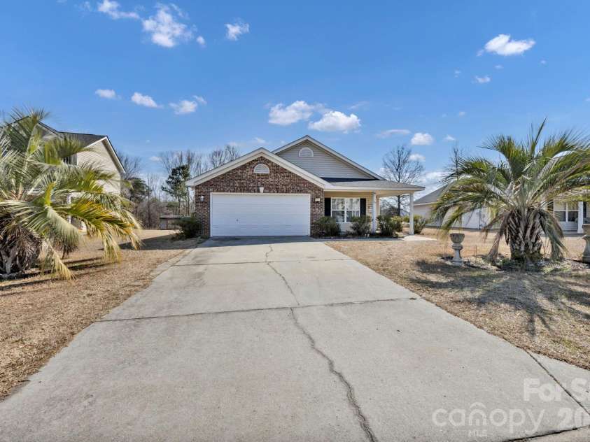 164 Alexander Pointe Drive, Hopkins, SC 29061.  MLS# CAR4351811, YatesRealty ID 15276. 