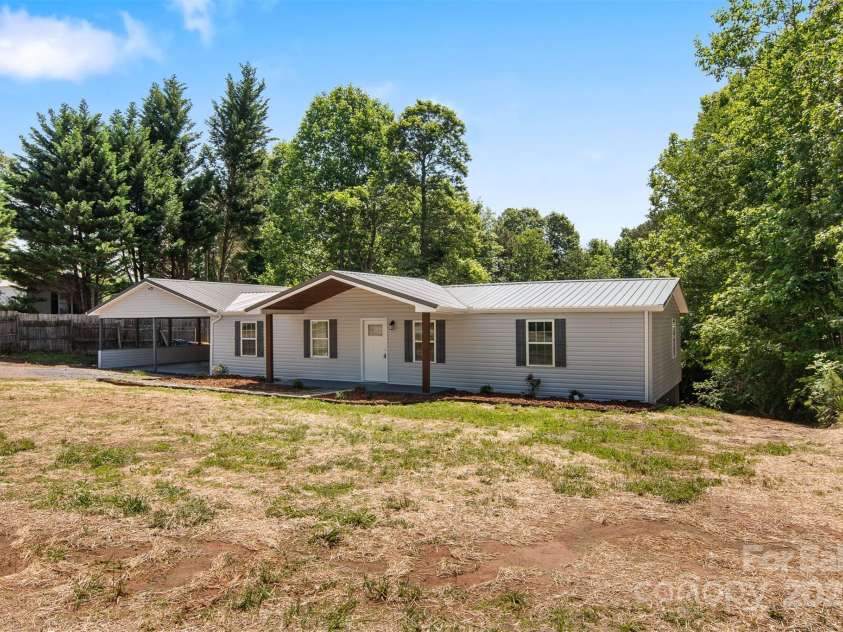 3041 Ironwood Court, Granite Falls, NC 28630.  MLS# CAR4260526, YatesRealty ID 15277. 
