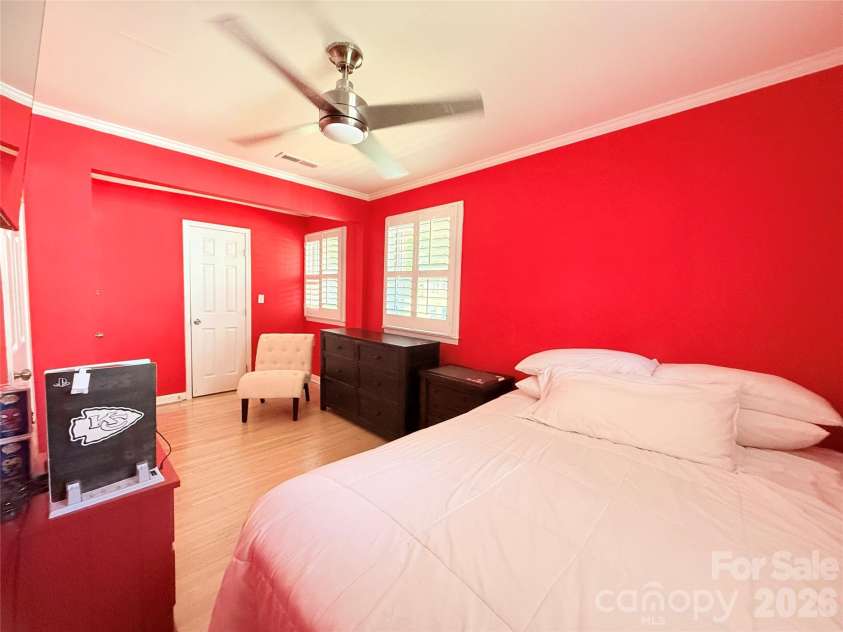 401 Rutland Drive, Charlotte, NC 28217.  MLS# CAR4370832, YatesRealty ID 15279. 