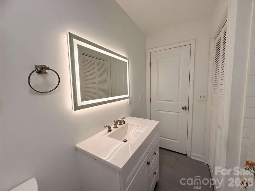 401 Rutland Drive, Charlotte, NC 28217.  MLS# CAR4370832, YatesRealty ID 15279. 
