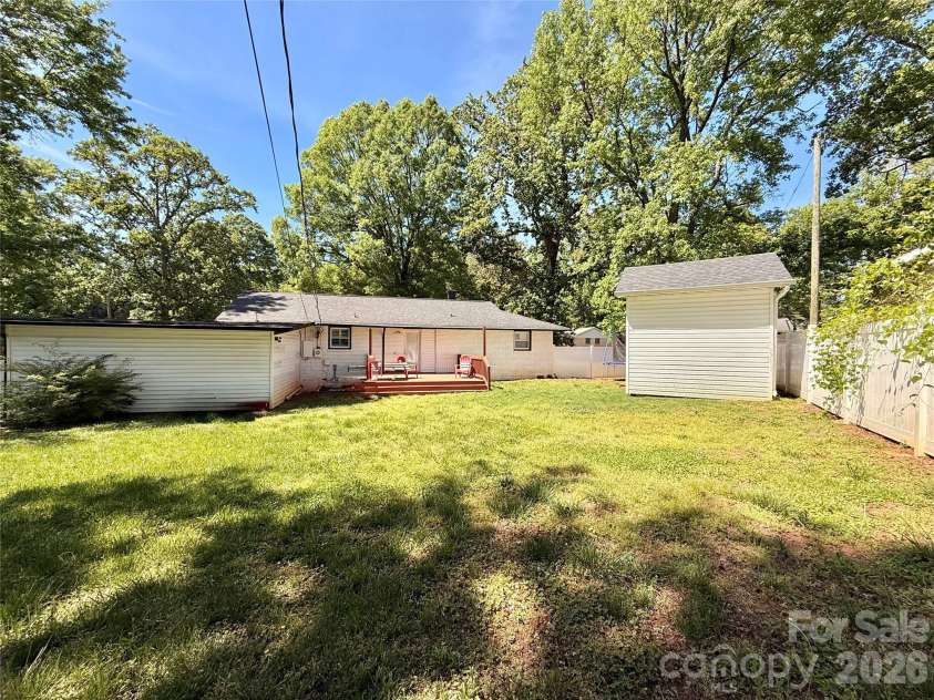 401 Rutland Drive, Charlotte, NC 28217.  MLS# CAR4370832, YatesRealty ID 15279. 