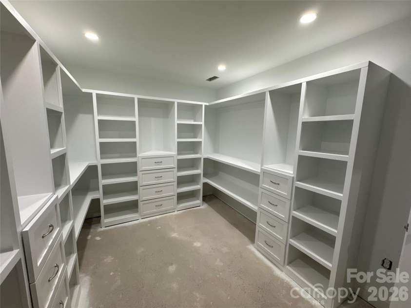 401 Rutland Drive, Charlotte, NC 28217.  MLS# CAR4370832, YatesRealty ID 15279. 