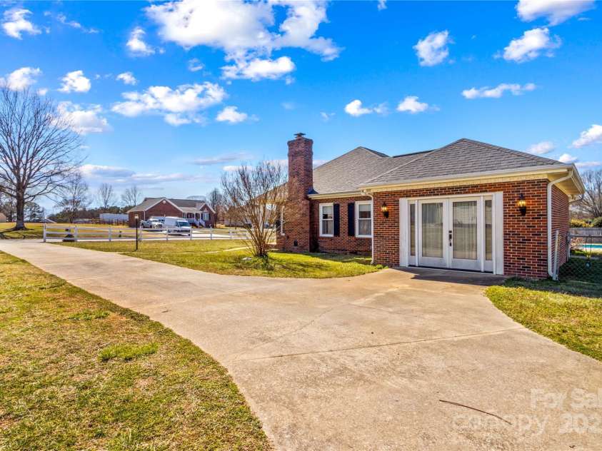 130 Ketchie Drive, Mooresville, NC 28115.  MLS# CAR4224055, YatesRealty ID 1528. 
