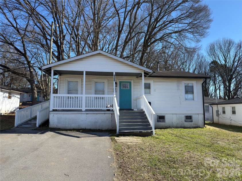 2431 Carmine Street, Charlotte, NC 28206.  MLS# CAR4343859, YatesRealty ID 1528. 