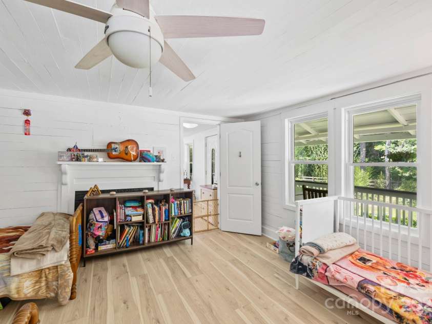 51 HOMEFIRE COVE Cove, Leicester, NC 28748.  MLS# CAR4269158, YatesRealty ID 1528. 