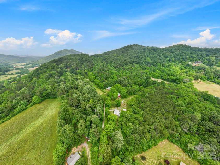 51 HOMEFIRE COVE Cove, Leicester, NC 28748.  MLS# CAR4269158, YatesRealty ID 1528. 