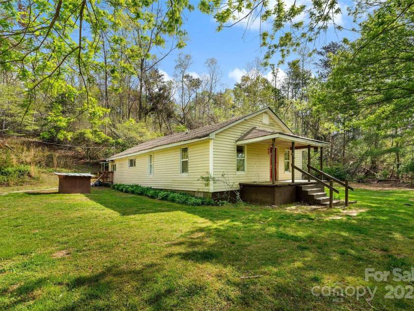 1470 Lytle Mountain Road, Marion, NC 28752.  MLS# CAR4251089, YatesRealty ID 15281. 