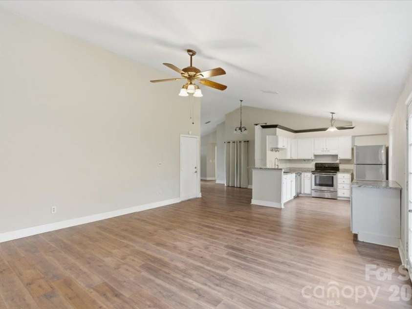 11407 Antebellum Drive, Charlotte, NC 28273.  MLS# CAR4362851, YatesRealty ID 15283. 