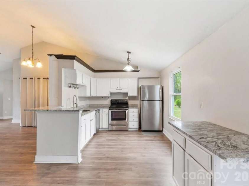 11407 Antebellum Drive, Charlotte, NC 28273.  MLS# CAR4362851, YatesRealty ID 15283. 