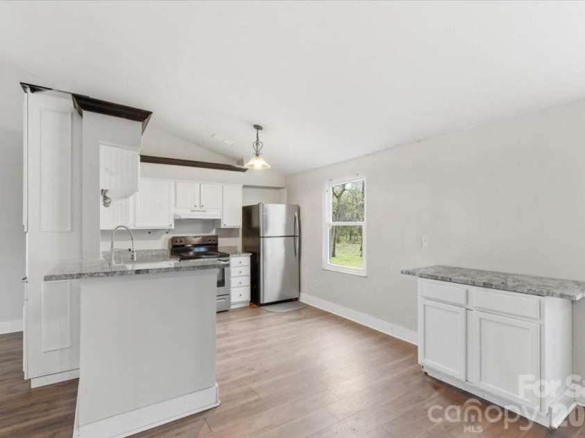 11407 Antebellum Drive, Charlotte, NC 28273.  MLS# CAR4362851, YatesRealty ID 15283. 