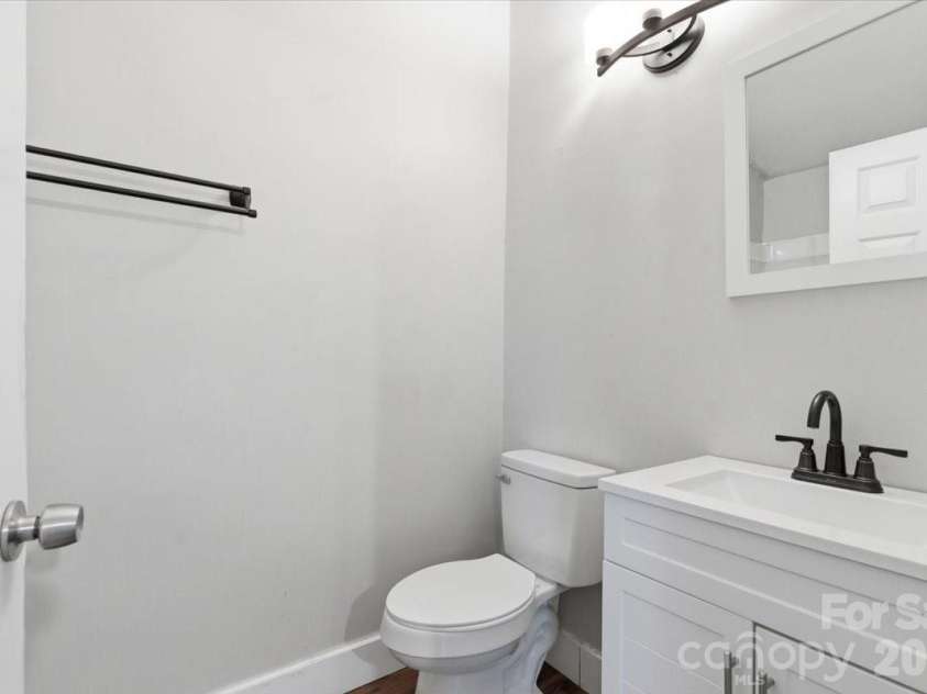 11407 Antebellum Drive, Charlotte, NC 28273.  MLS# CAR4362851, YatesRealty ID 15283. 