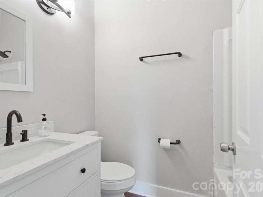 11407 Antebellum Drive, Charlotte, NC 28273.  MLS# CAR4362851, YatesRealty ID 15283. 