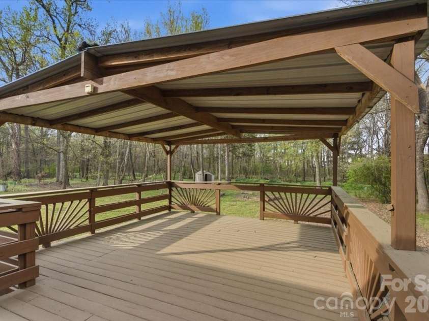 11407 Antebellum Drive, Charlotte, NC 28273.  MLS# CAR4362851, YatesRealty ID 15283. 