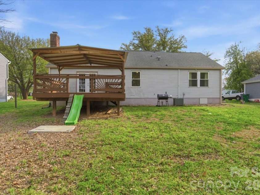 11407 Antebellum Drive, Charlotte, NC 28273.  MLS# CAR4362851, YatesRealty ID 15283. 