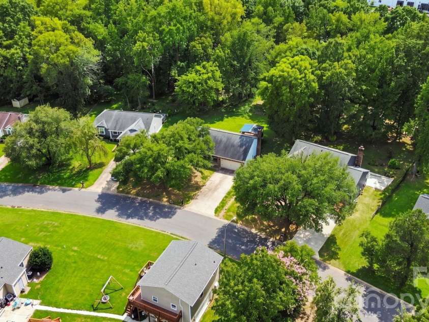 11407 Antebellum Drive, Charlotte, NC 28273.  MLS# CAR4413607, YatesRealty ID 15283. 
